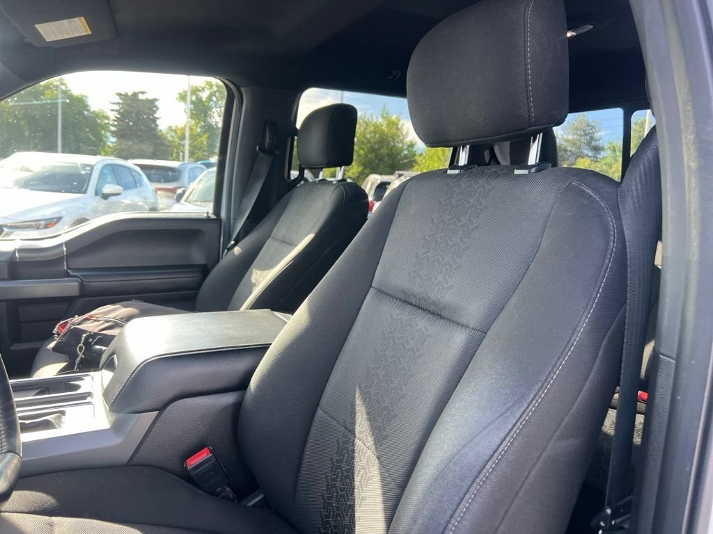 Used 2018 Oxford White Ford XLT image 21