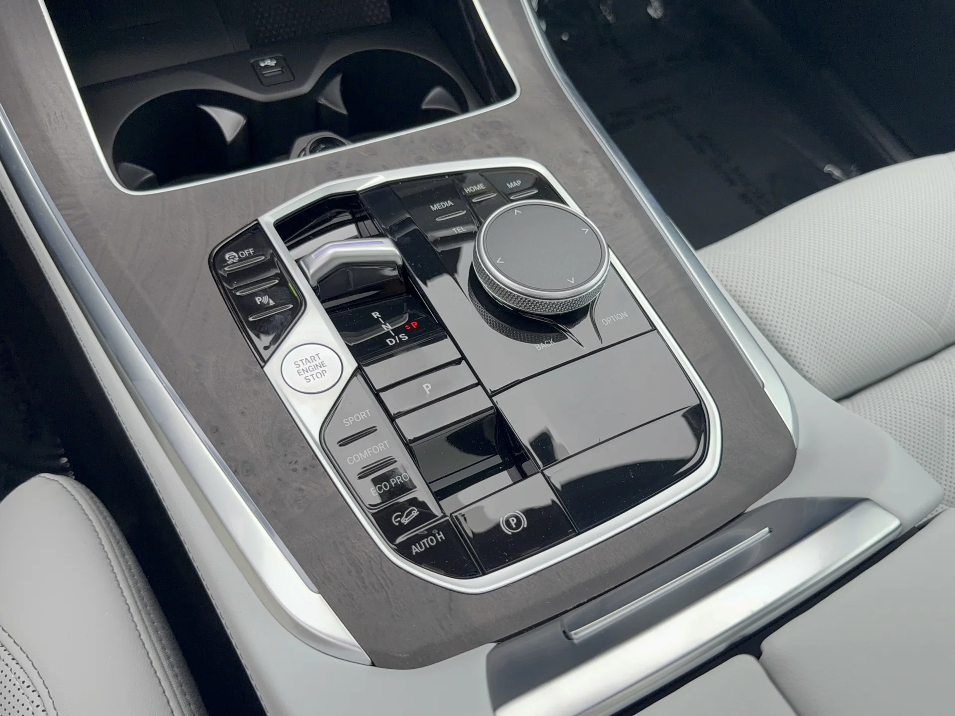 New 2026 Alpine White BMW xDrive40i image 19