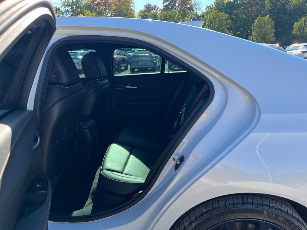 Used 2021 Crystal White Tricoat Cadillac Sport image 26