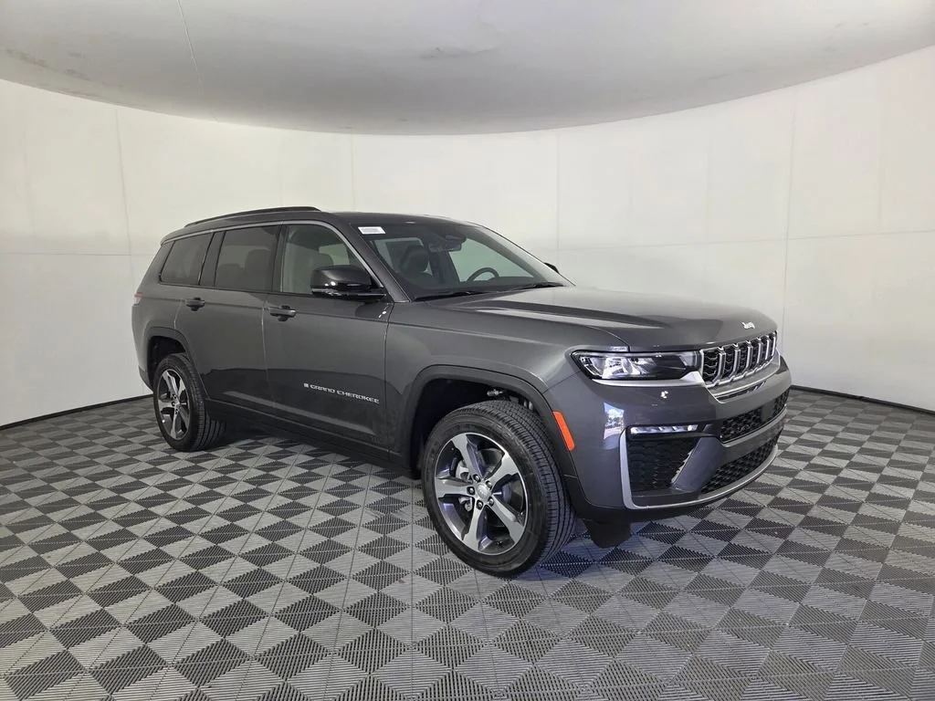 New 2026 Baltic Gray Metallic Clear-Coat Exterior Paint Jeep Limited image 2