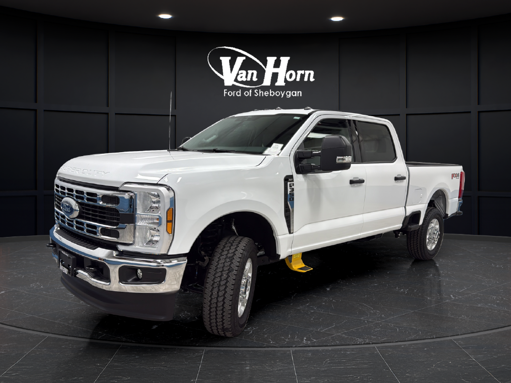 Used 2026 Oxford White Ford XLT image 3