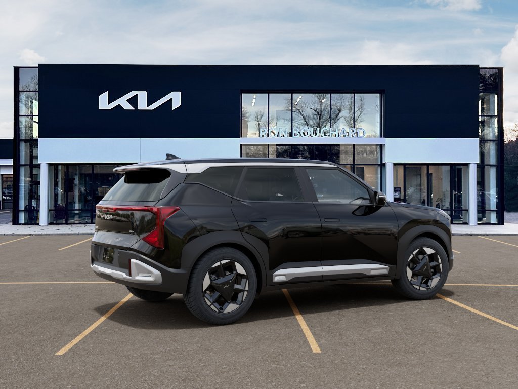 New 2027 Aurora Black Pearl Kia S image 6