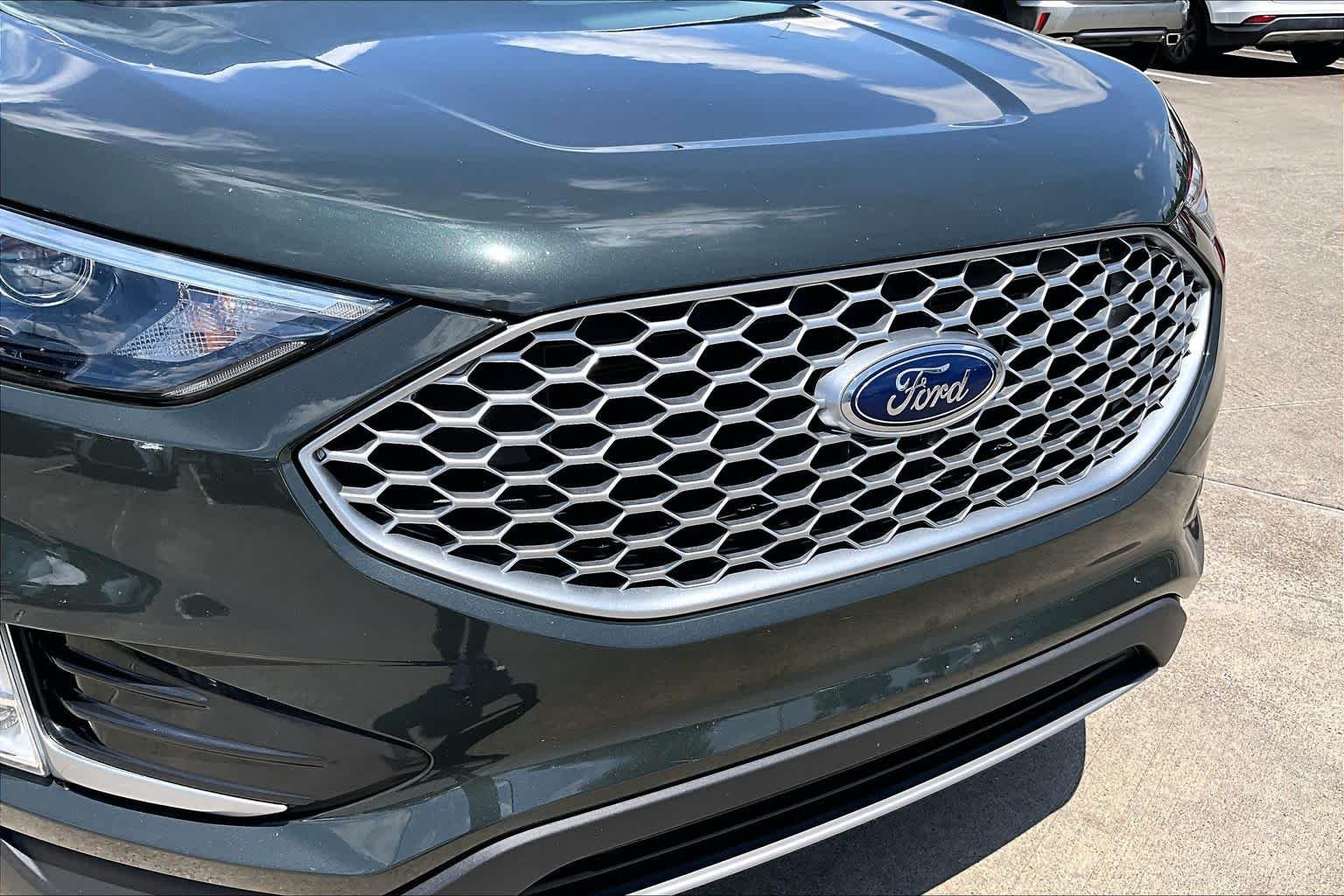 Used 2024 Forged Green Metallic Ford SEL image 27