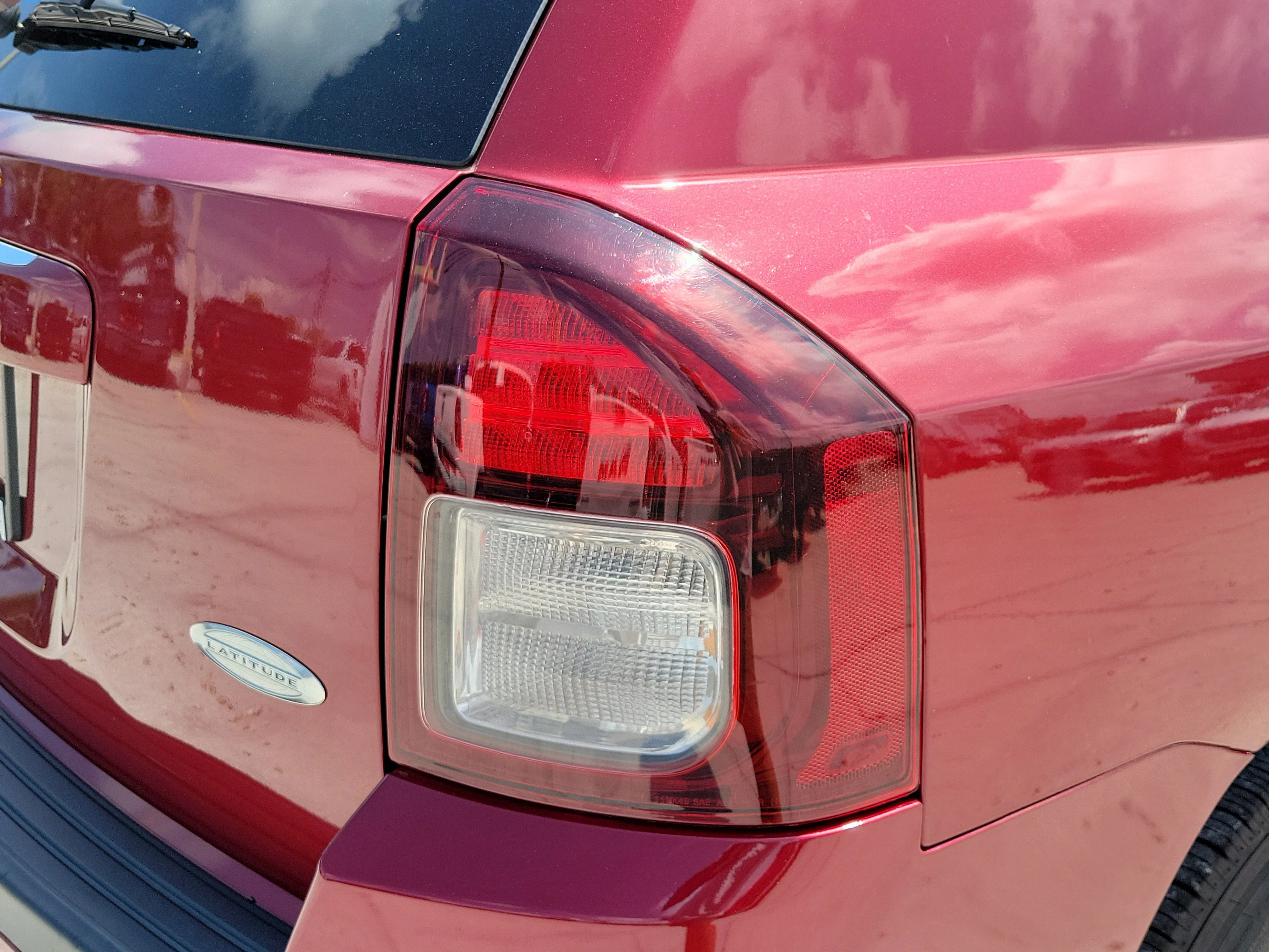 Used 2016 Deep Cherry Red Crystal Pearlcoat Jeep Latitude image 11