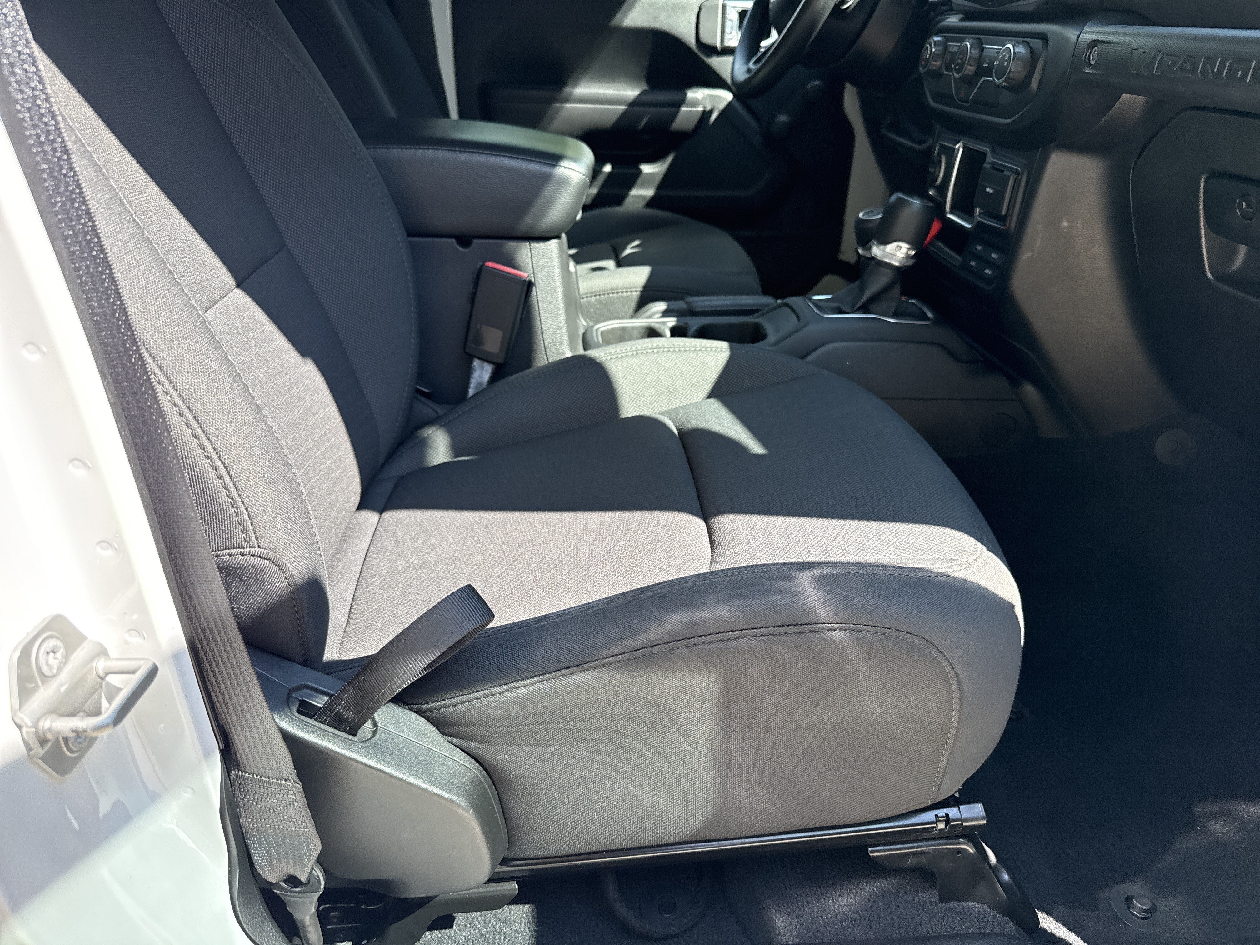 Used 2021 Bright White Clearcoat Jeep Unlimited Sport image 15