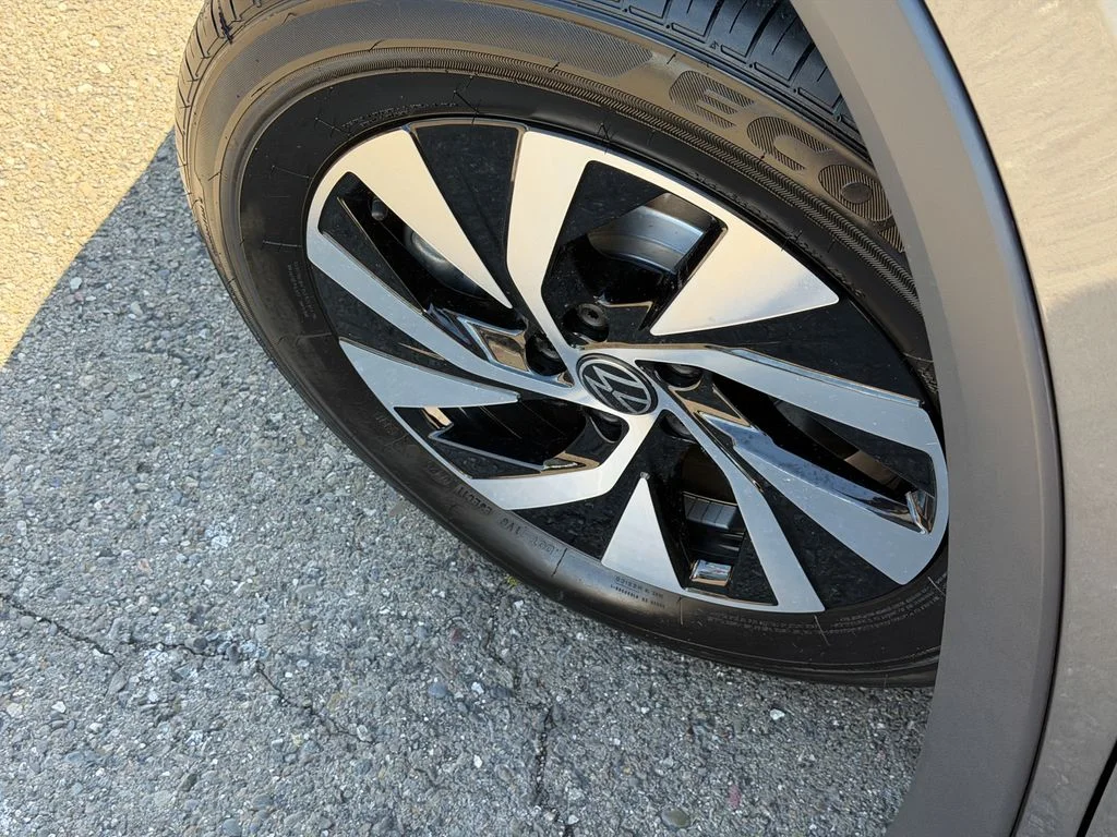 New 2026 Platinum Gray Metallic Volkswagen 2.0T S image 10