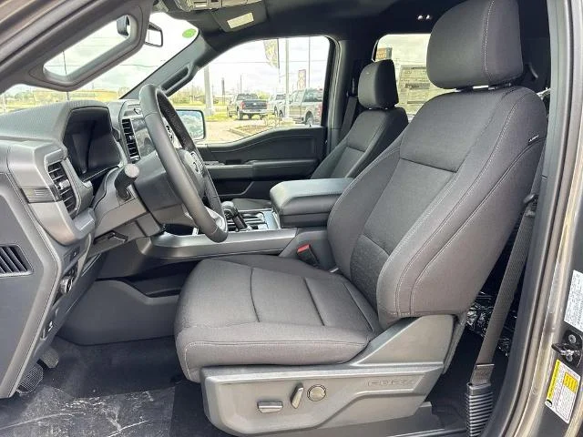 New 2026 Carbonized Gray Metallic Ford XLT image 8