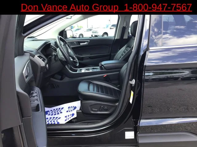 Used 2023 Black Ford SEL image 9