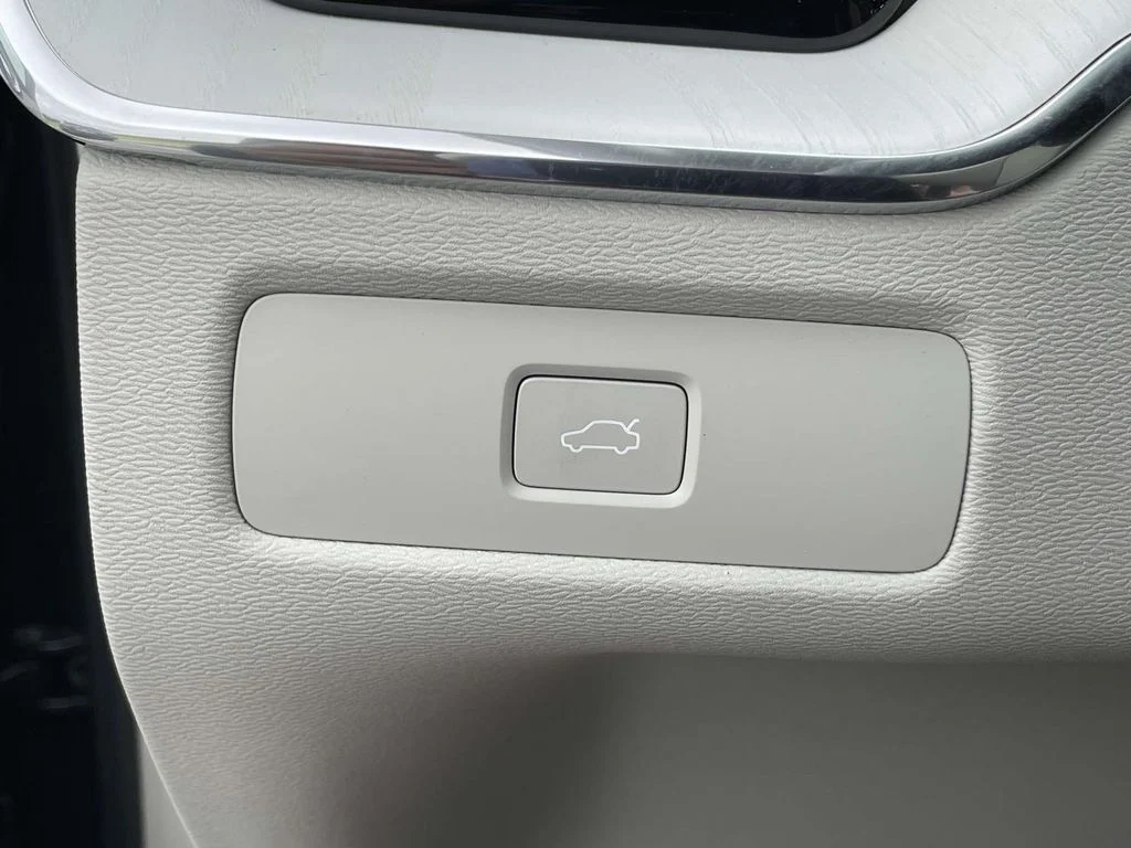 2026 Volvo XC60 Ultra - Photo 12