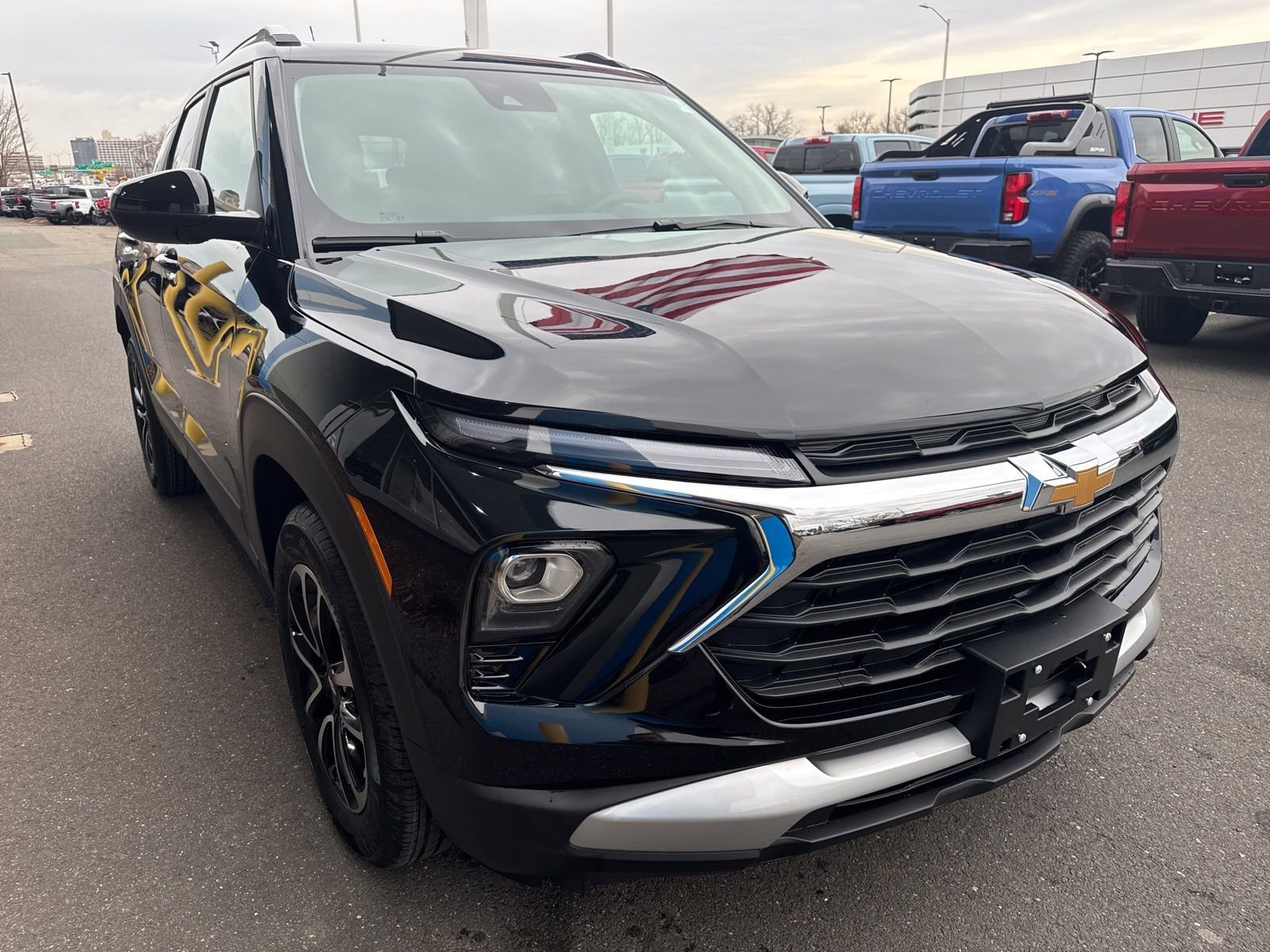 New 2026 Mosaic Black Metallic Chevrolet LT image 4