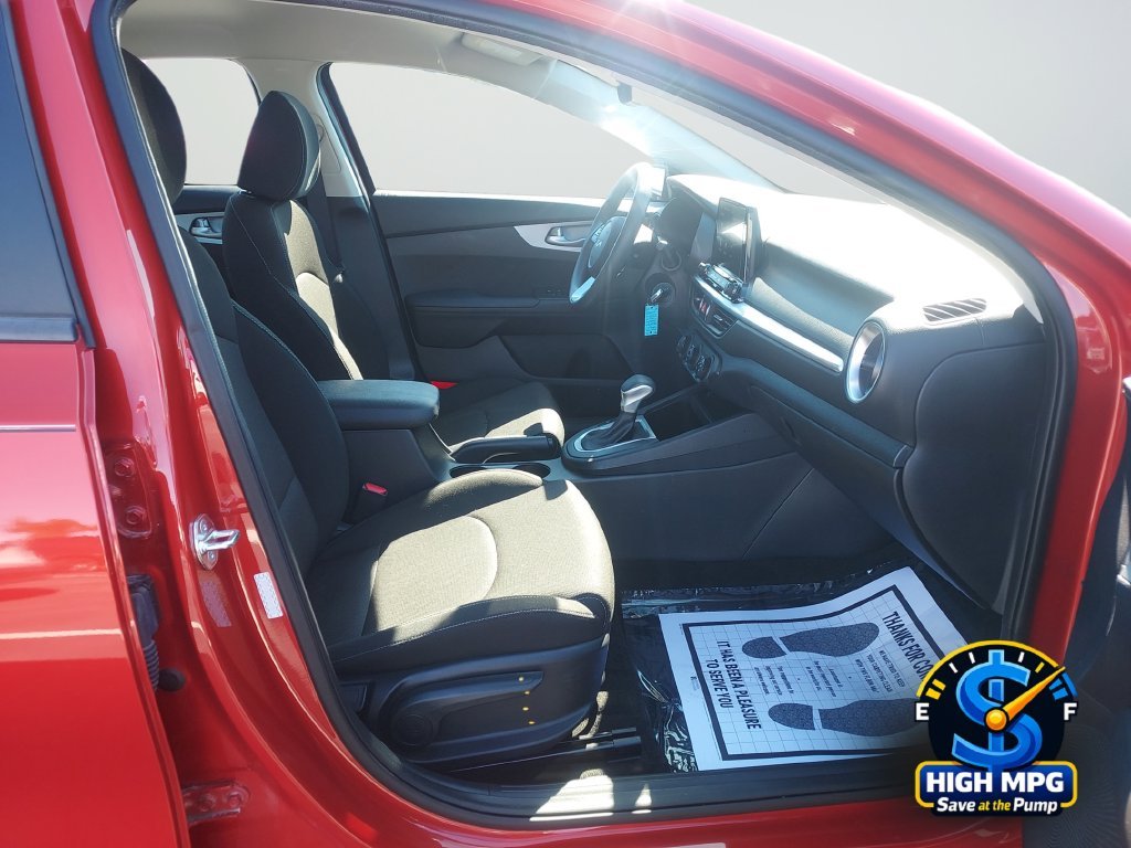 Used 2023 Red Kia LXS image 23