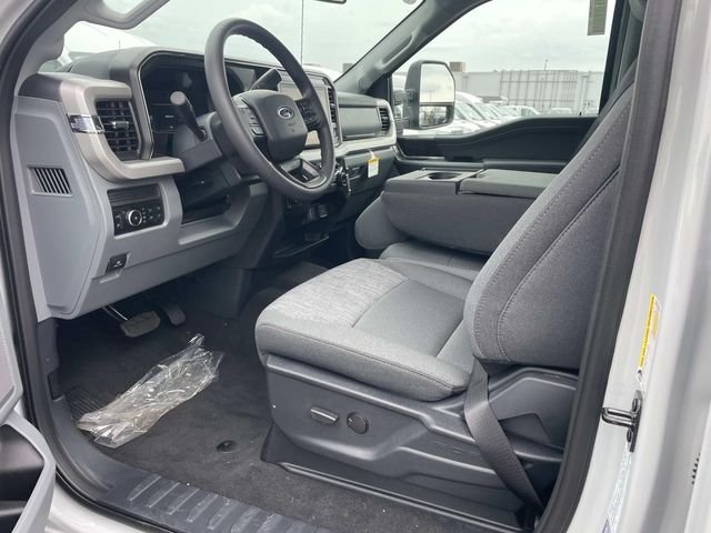 New 2026 Avalanche Ford F-350® XLT image 8