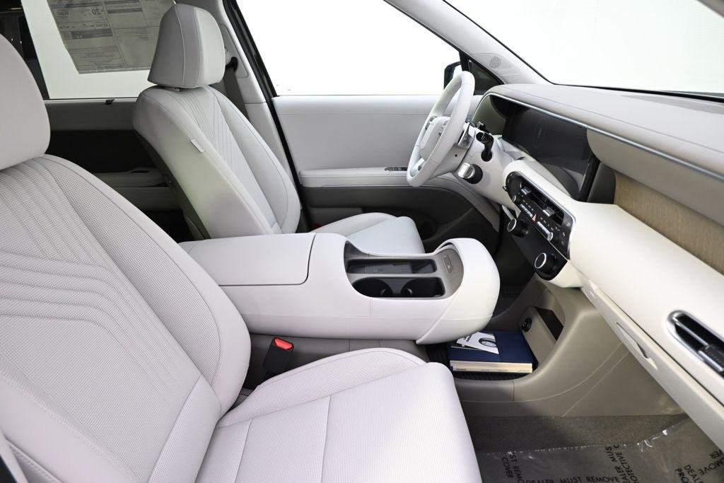 New 2026 Titainium Hyundai SEL AWD image 16