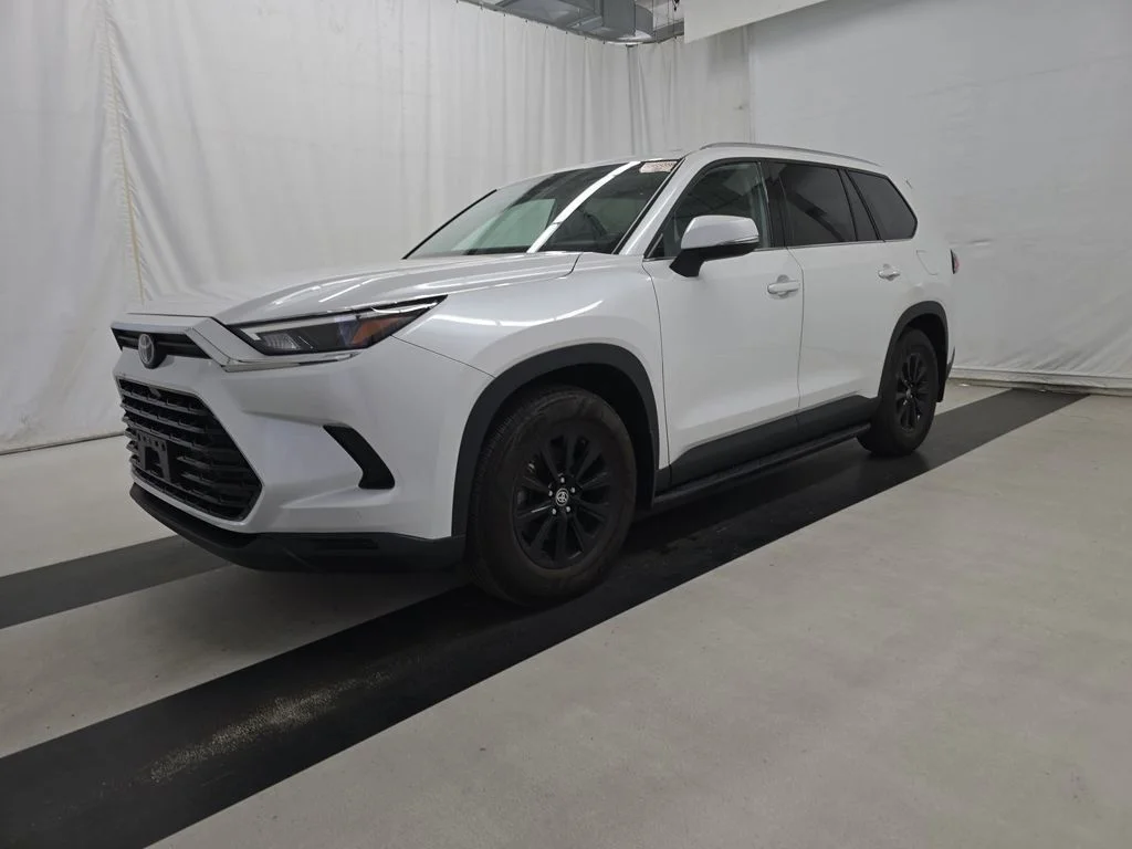 Used 2024 Beige Toyota XLE image 5