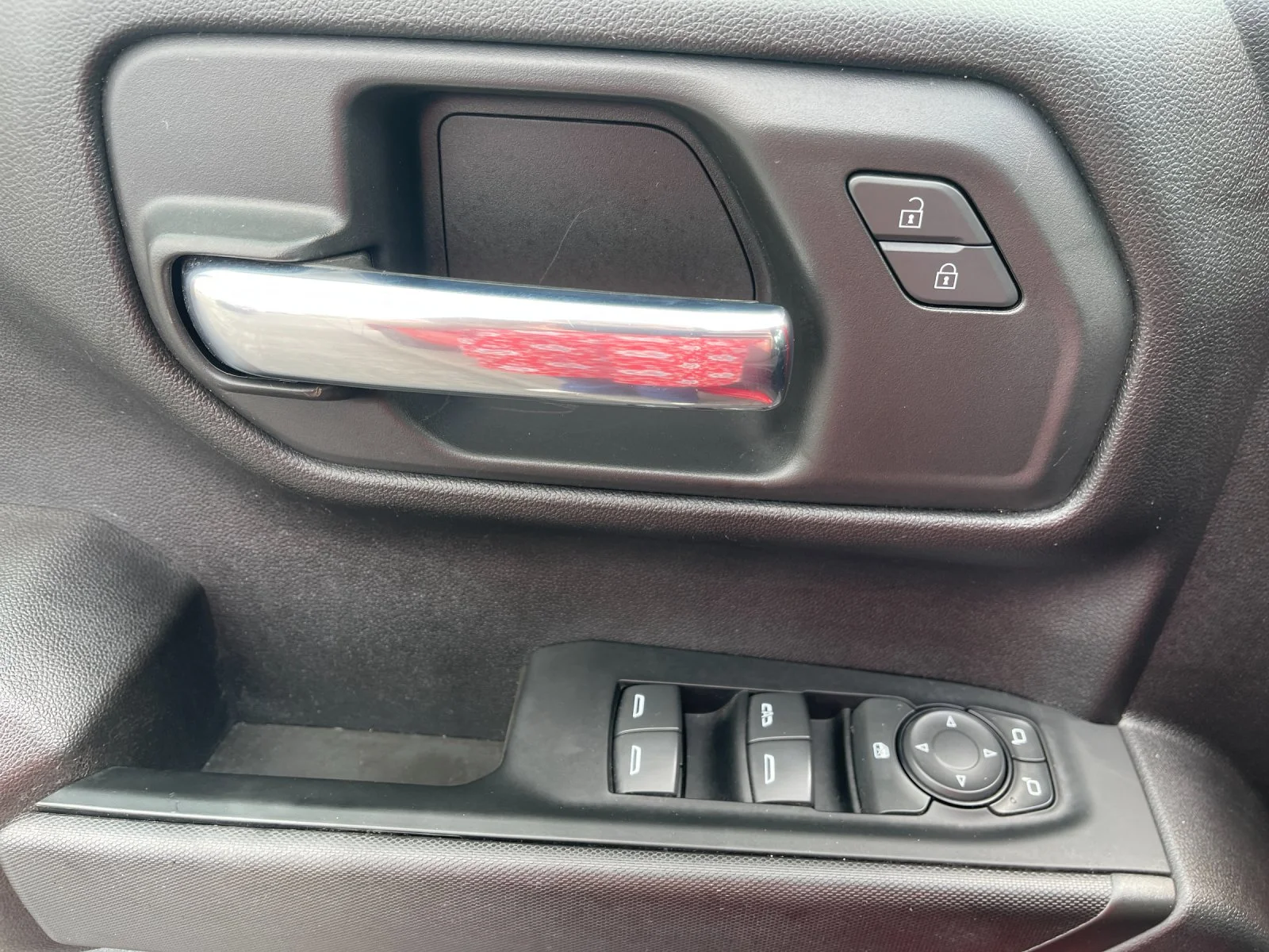 Used 2023 Red Chevrolet Custom image 13