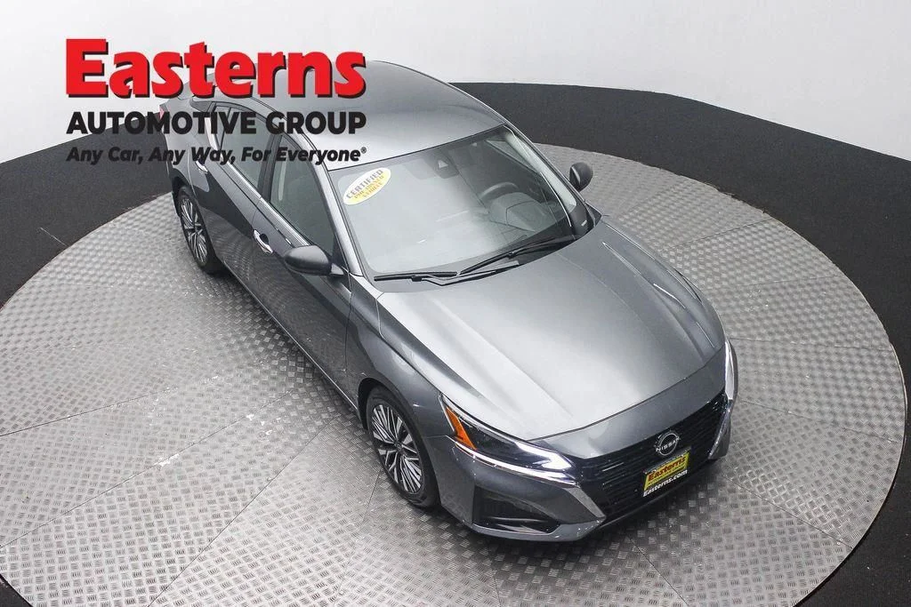 Used 2025 Gray Nissan 2.5 SV image 3