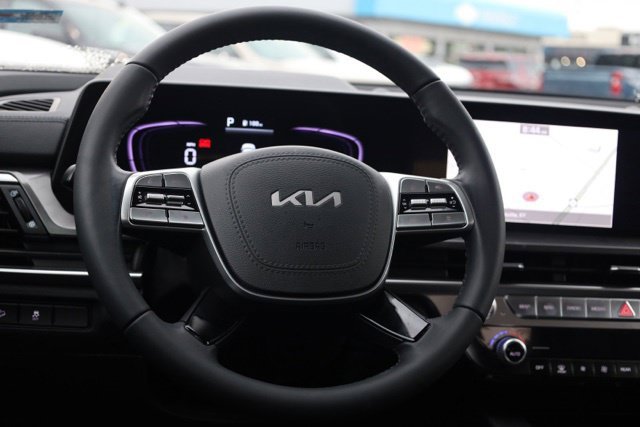 Used 2025 Silver Kia LX image 32