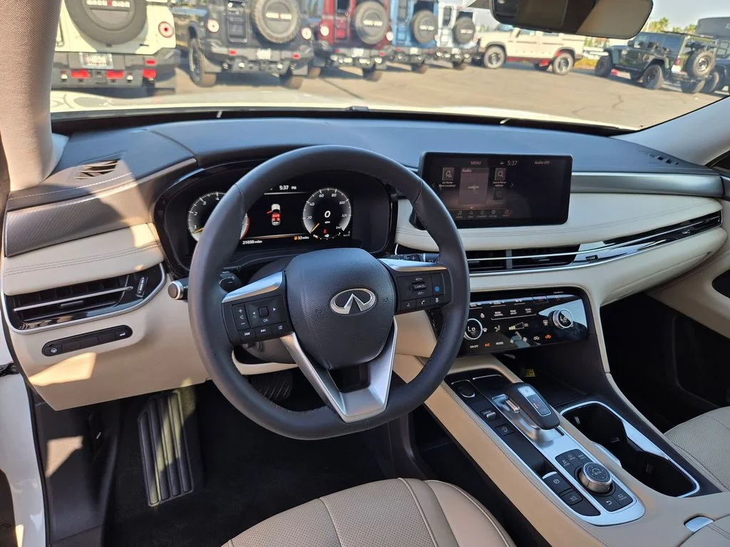 Used 2023 Majestic INFINITI LUXE image 9