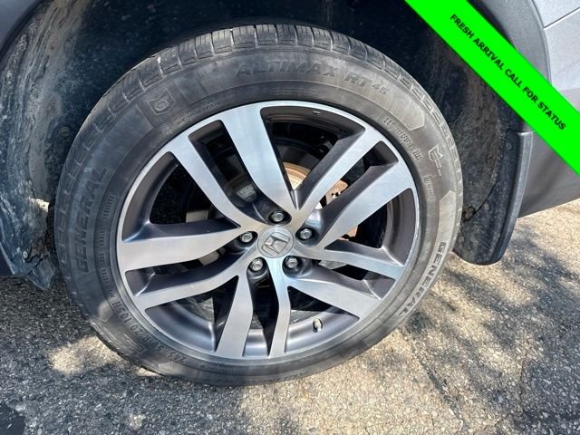 Used 2017 Lunar Silver Metallic Honda Touring image 4