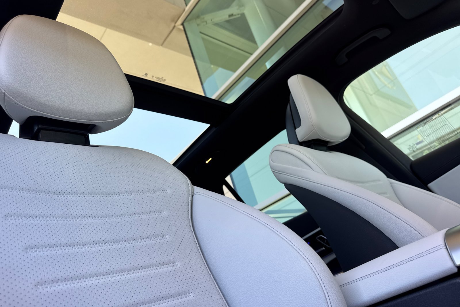 New 2027 Starling Blue Metallic Mercedes-Benz GLC 350e image 3