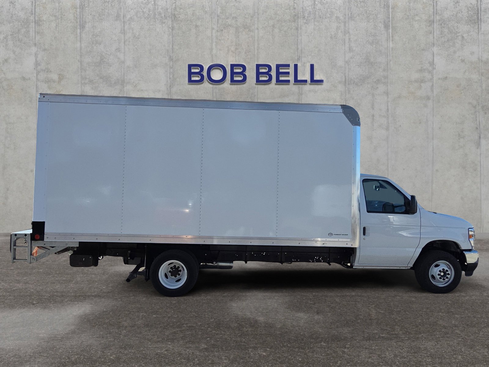 New 2026 Oxford White Ford E-450 DRW image 6