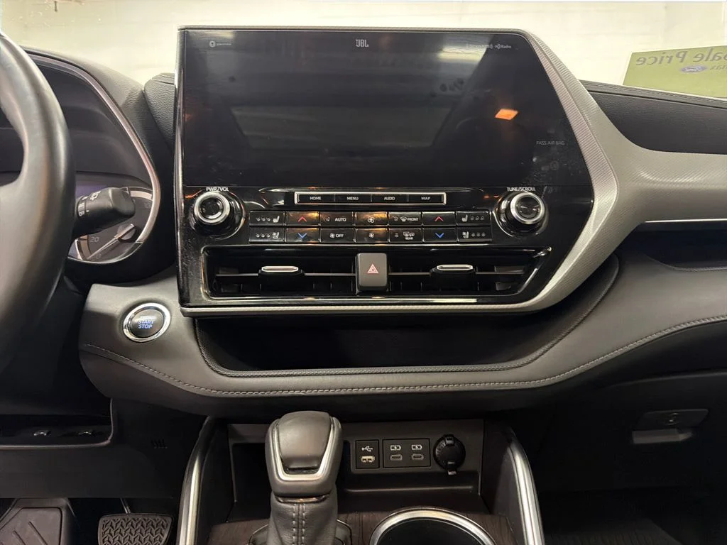 Certified Used 2022 Black Toyota Platinum image 23