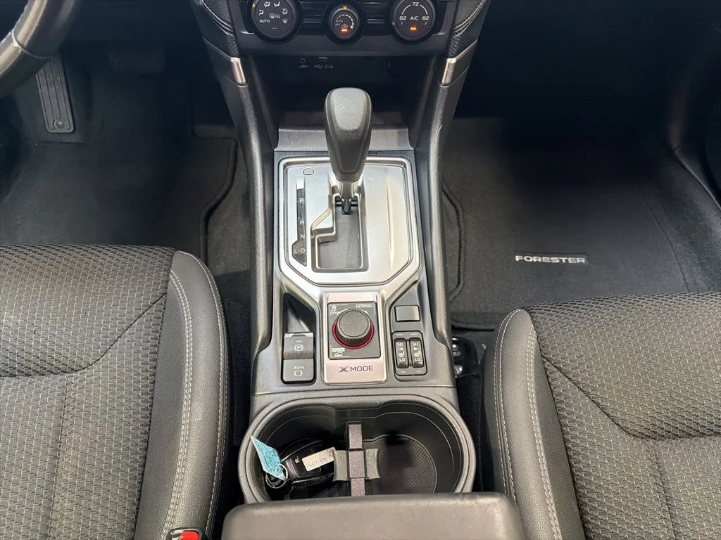 Used 2023 White Subaru Premium image 21