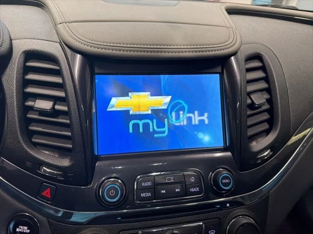 Used 2015 Red Chevrolet LTZ image 22