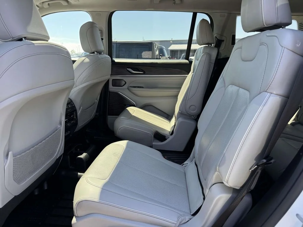 Used 2023 White Jeep Overland image 16