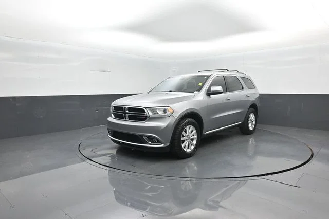Used 2015 Silver Dodge SXT image 4