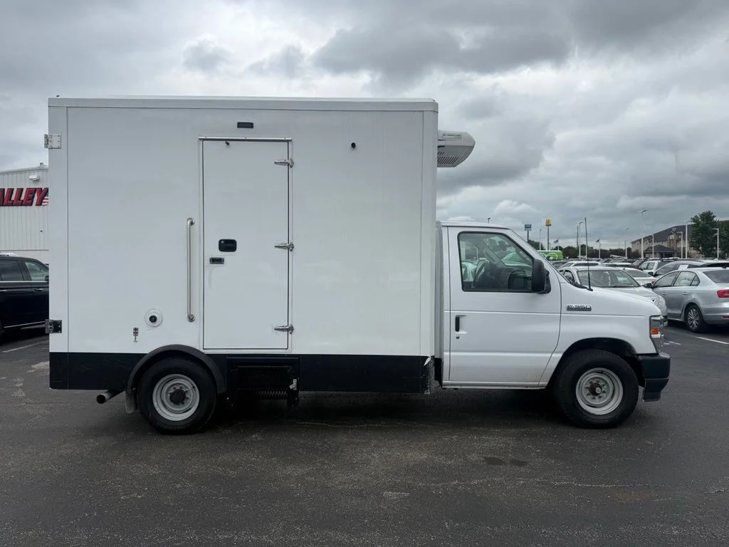 Used 2023 White Ford Base image 2