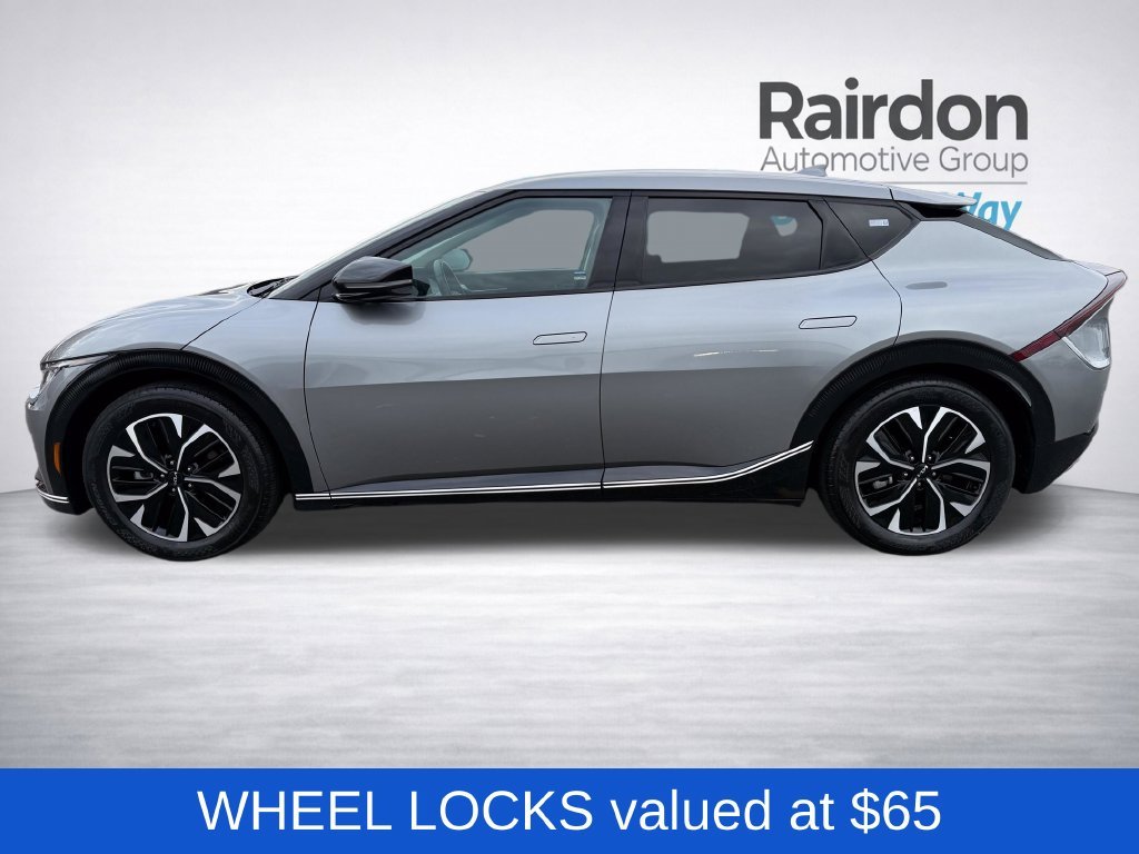 Certified Used 2023 Gray Kia Wind image 4