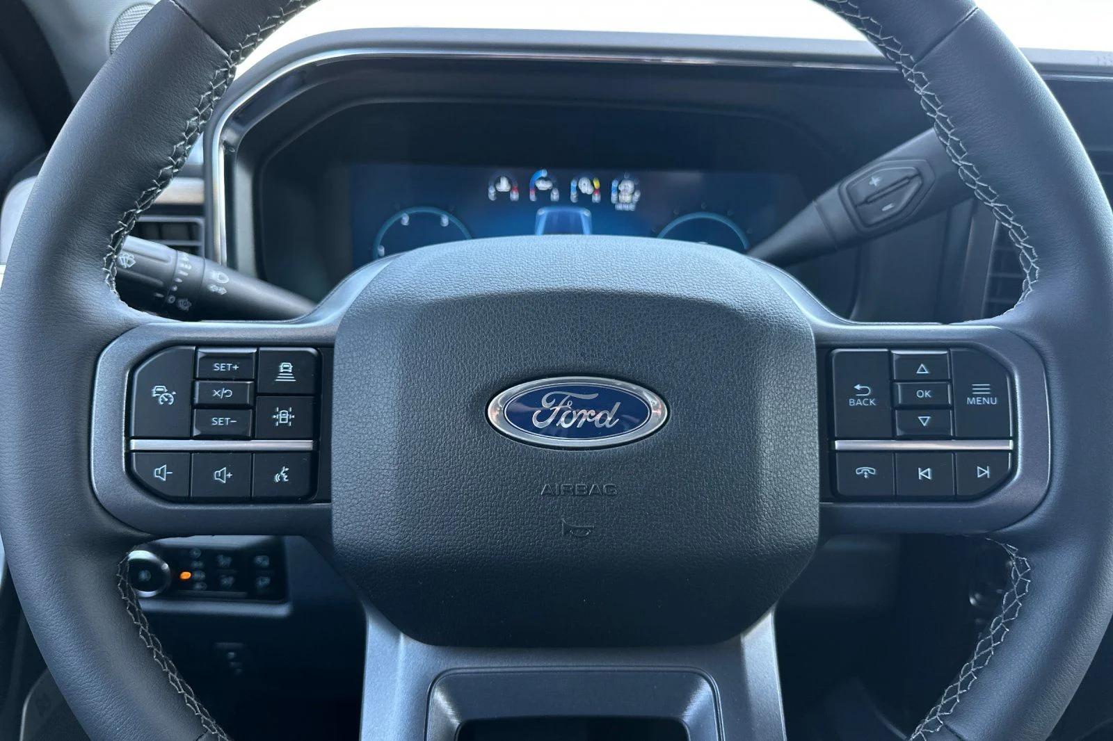 New 2026 Glacier Gray Metallic Tri-Coat Ford F-350® Lariat® image 22