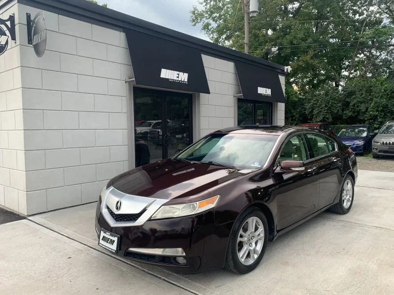 Used 2011 Maroon Acura Sedan 4D image 2