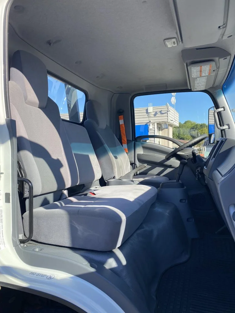 Used 2019  Isuzu Rollback image 31