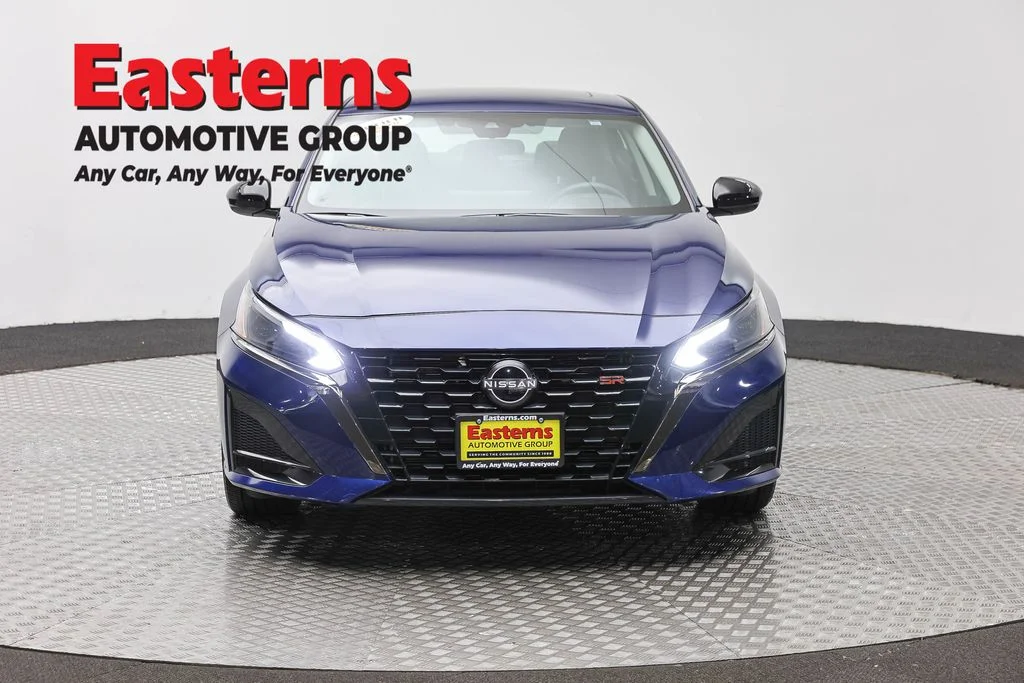 Used 2024 Blue Nissan 2.5 SR image 2