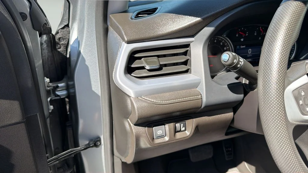 Used 2023 Silver GMC SLE image 26