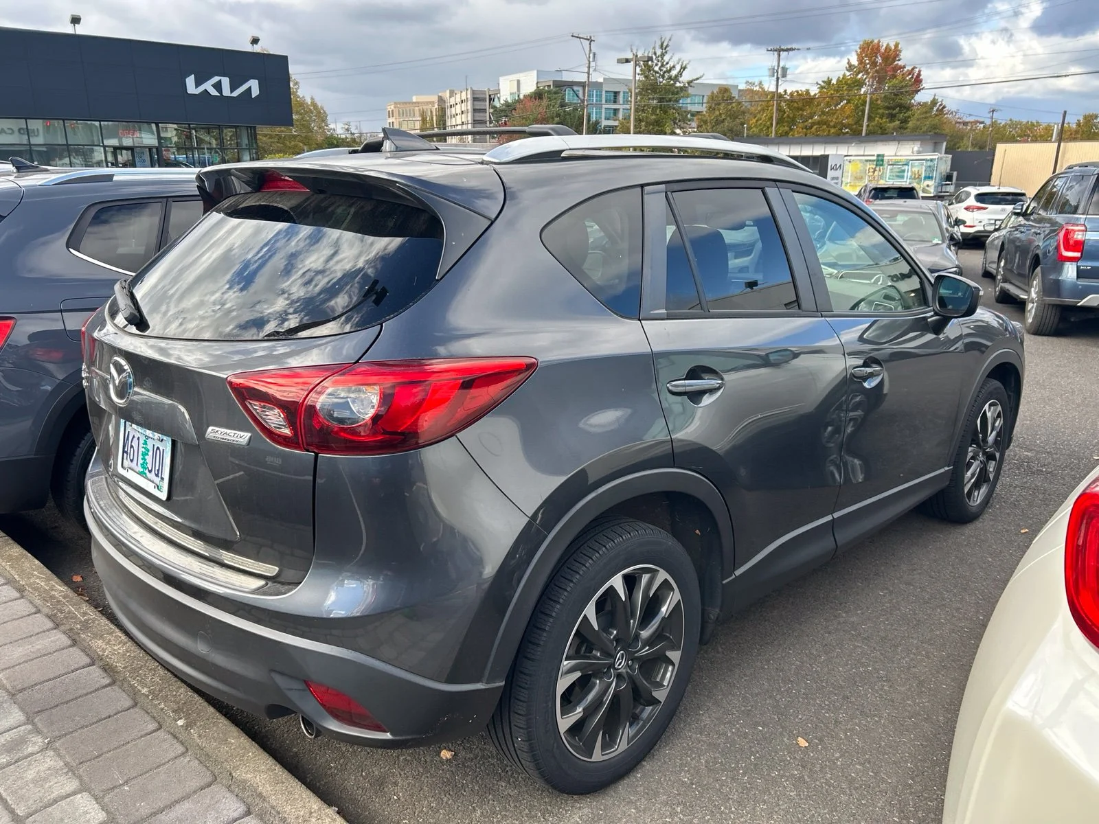 Used 2016 Meteor Gray Mica Mazda Grand Touring image 3