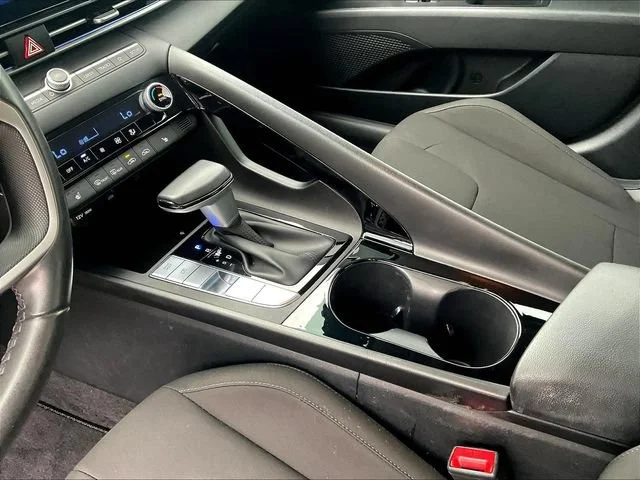 Used 2025 Gray Hyundai SEL Convenience image 19
