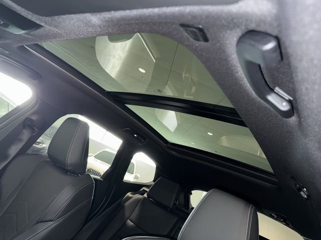 New 2026 Space Silver Metallic BMW xDrive28i image 23