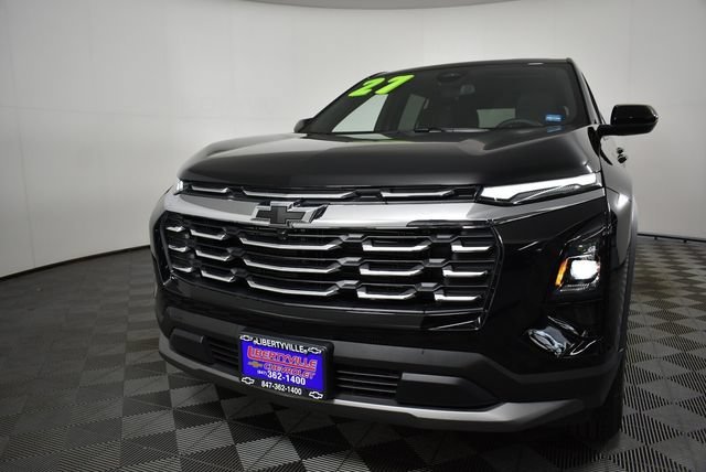 New 2027 Mosaic Black Metallic Chevrolet LT image 3