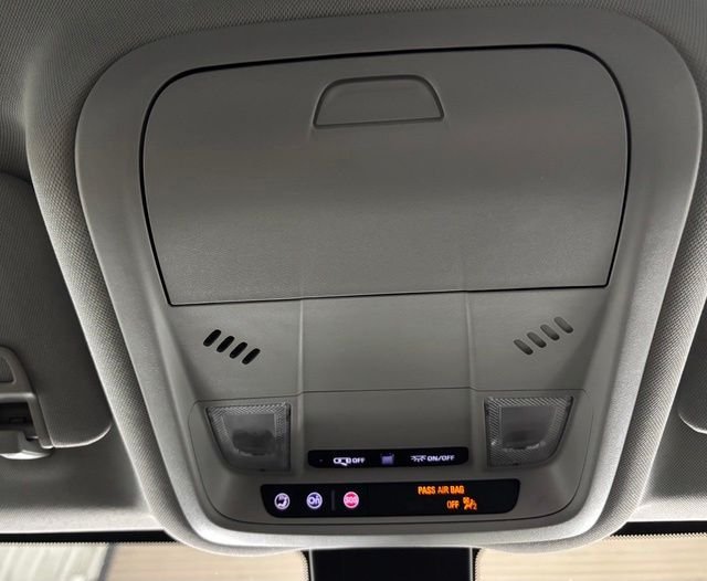 Used 2023 White Chevrolet LT image 25