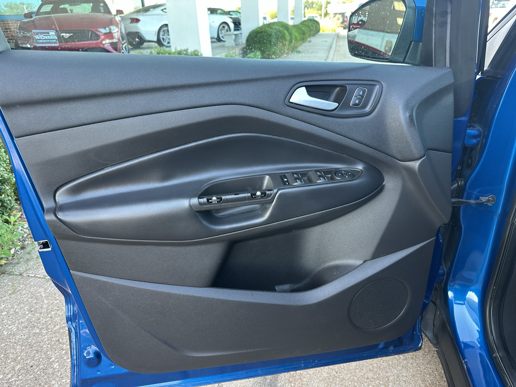 Used 2019 Lightning Blue Metallic Ford SE image 15