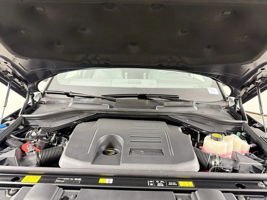 New 2026 Carpathian Grey Land Rover SE image 32