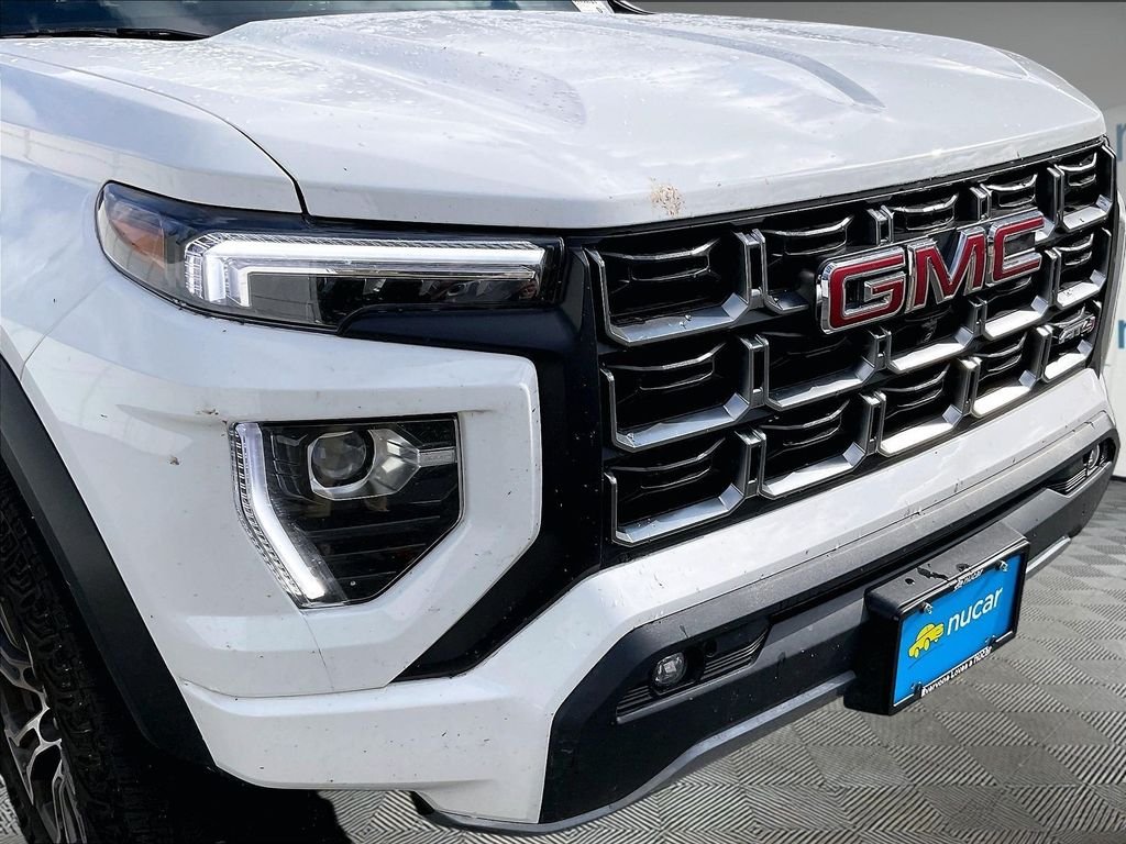 Used 2025 White GMC AT4 image 30