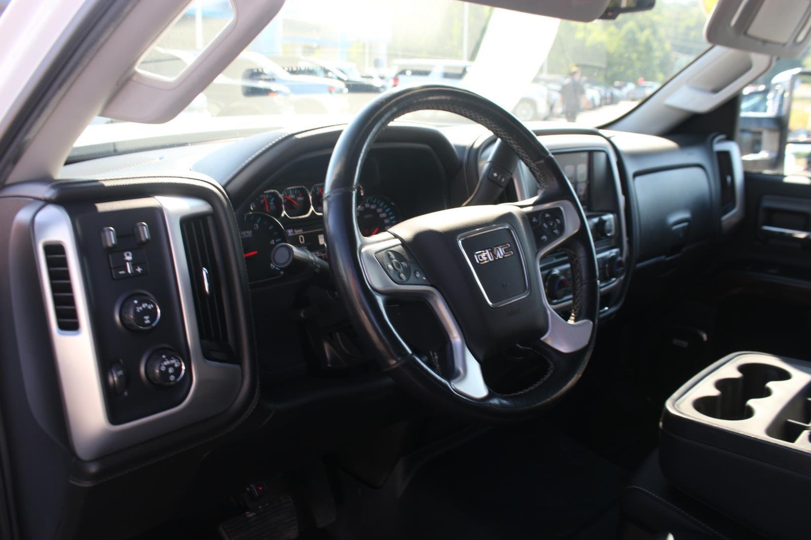 Used 2018 SUMMIT WHITE GMC SLT image 18