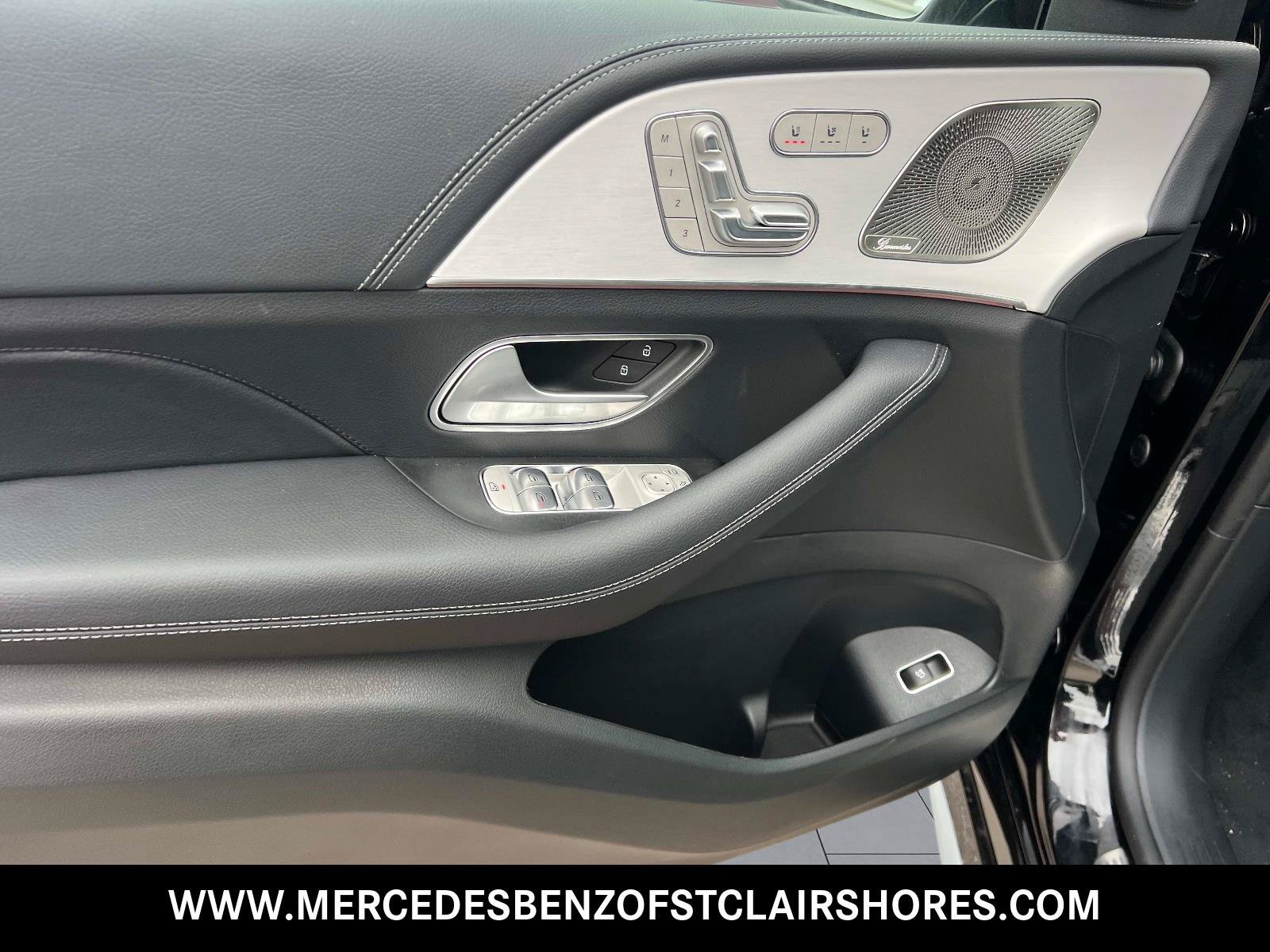 New 2026 Obsidian Black Metallic Mercedes-Benz GLE 350 image 16