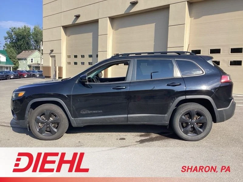 Used 2020 Black Jeep Latitude Plus image 4