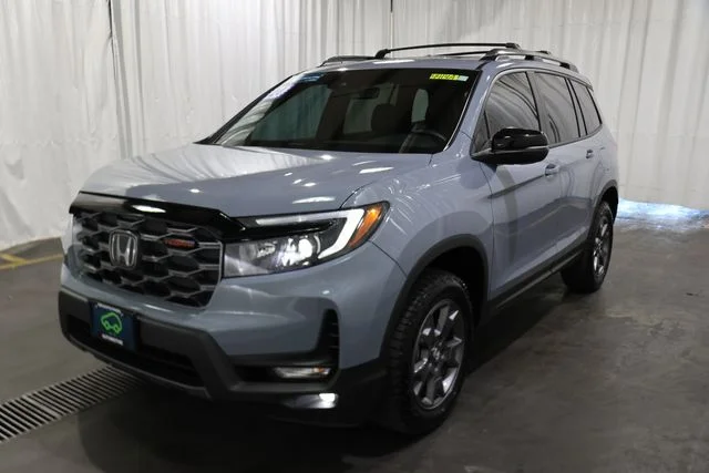 Certified Used 2024 Sonic Gray Pearl Honda TrailSport image 27