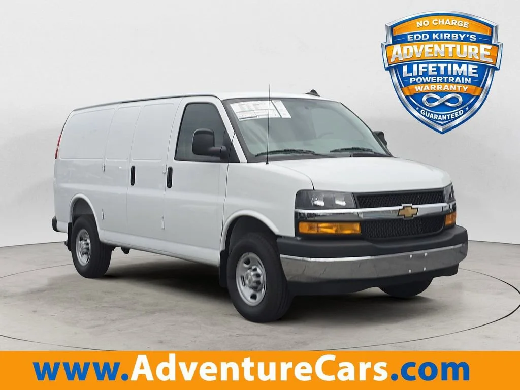 2025 Chevrolet Express 3500 Work Van HD's photo